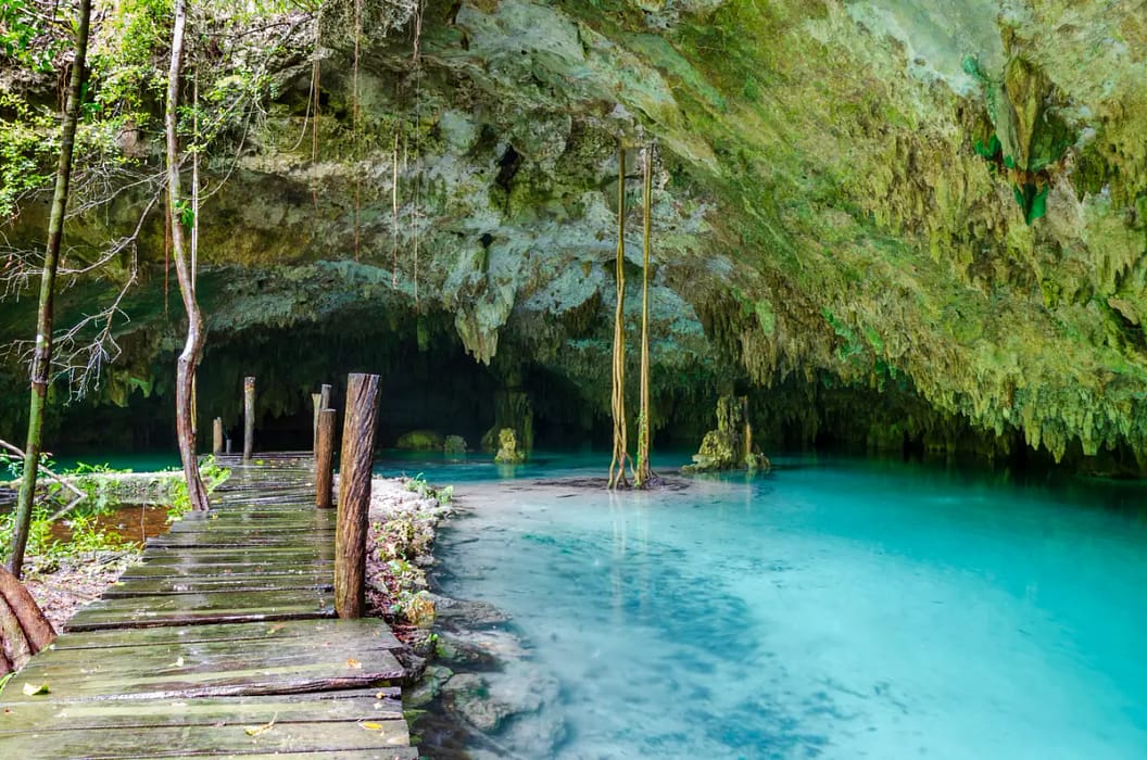 Cenotes mexique avec ponton